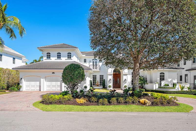 5 bedroom Single Family Residence at 2310 W Silver Palm Road, Royal Palm Yacht & Country Club, Boca Raton — photo 2