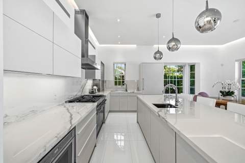 157 Peruvian Avenue, Palm Beach FL - photo 13 of 35