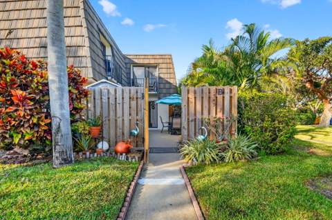 1545 W Forest Lakes Circle #B, West Palm Beach FL - photo 8 of 51