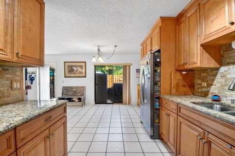 1545 W Forest Lakes Circle #B, West Palm Beach FL - photo 13 of 51