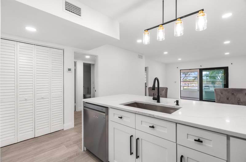 2 bedroom Condominium at 5 Abbey Lane #207, Villages Of Oriole Abbey Condo, Delray Beach — photo 4