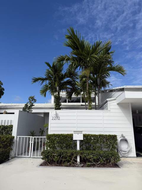 2272 S Ocean Boulevard #T6, Palm Beach FL - photo 7 of 12