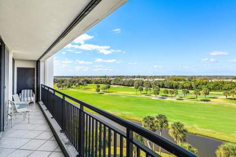 2427 Presidential Way #701, West Palm Beach FL - photo 21 of 23