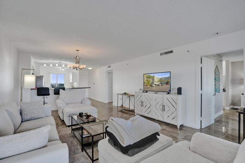 2 bedroom Condominium at 2334 S Cypress Bend Drive #907, Cypress Bend Condominium Vii, Pompano Beach — photo 4