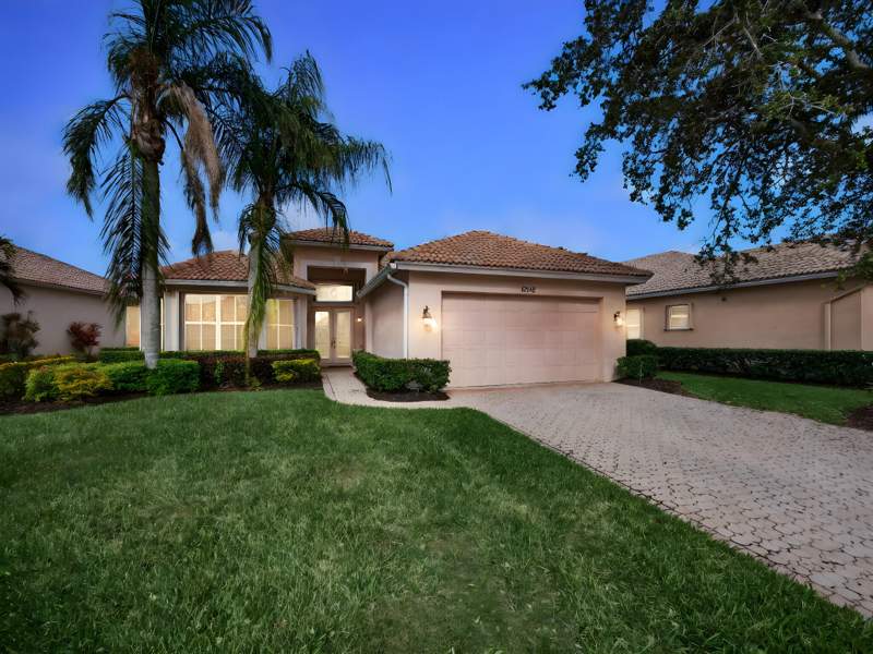 2 bedroom Single Family Residence at 8918 First Tee Road, Pod 33 At The Reserve Phase 1 Kingsmill, Port St. Lucie — photo 2