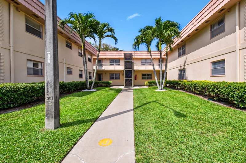 1 bedroom Condominium at 447 Saxony J Way #447-J, Kings Point Saxony Condos, Delray Beach — photo 1