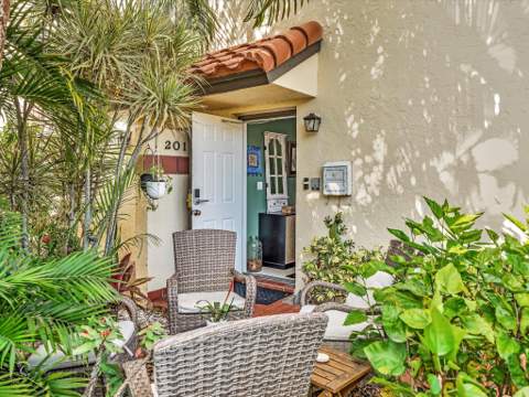 10215 N Circle Lake Drive #201, Boynton Beach FL - photo 7 of 51
