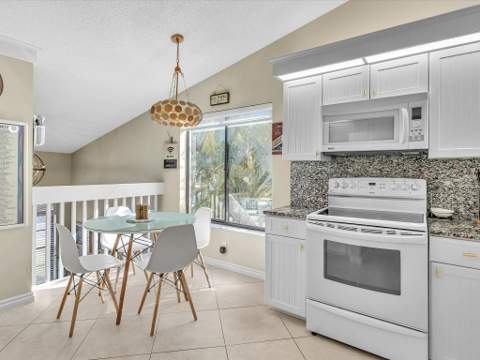 10215 N Circle Lake Drive #201, Boynton Beach FL - photo 8 of 51