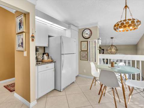 10215 N Circle Lake Drive #201, Boynton Beach FL - photo 9 of 51