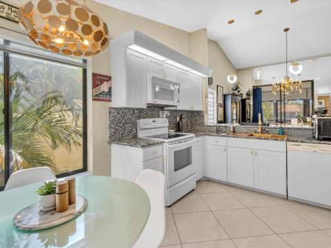 10215 N Circle Lake Drive #201, Boynton Beach FL - photo 10 of 51