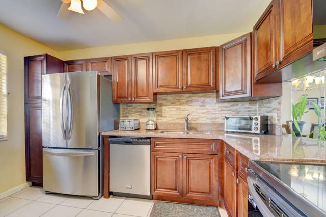 Golden Lakes Village Condo F