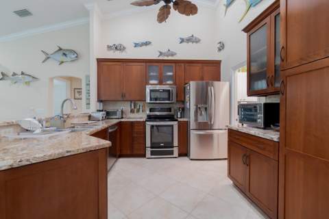 1714 Coconut Drive, Fort Pierce FL - photo 10 of 45