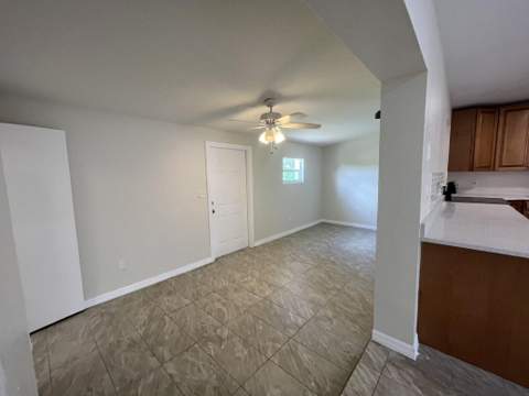 285 SE Abeto Lane, Port St. Lucie FL - photo 10 of 20