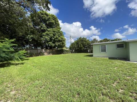 285 SE Abeto Lane, Port St. Lucie FL - photo 18 of 20