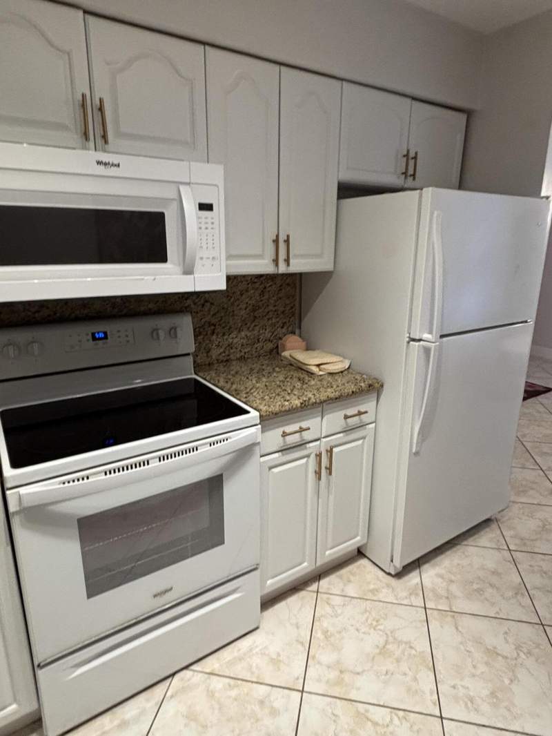 3 bedroom Condominium at 510 Prosperity Farms Road #8b, Earman Villas Condo, North Palm Beach — photo 4