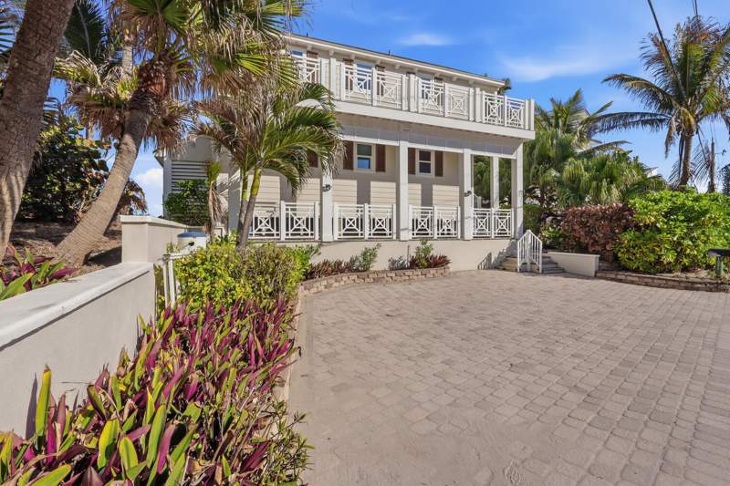 3 bedroom Single Family Residence at 1031 SE Macarthur Boulevard, Yacht Club Beach, Stuart — photo 2
