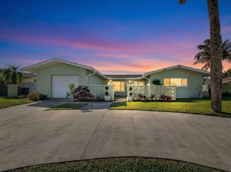 2 bedroom Single Family Residence at 3646 Cypress Street, Pbg, Palm Beach Gardens — photo 2