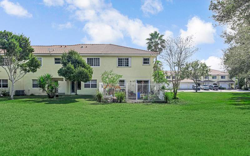 3 bedroom Townhouse at 845 Imperial Lake Road, Waterways Taheri Pud, West Palm Beach — photo 5