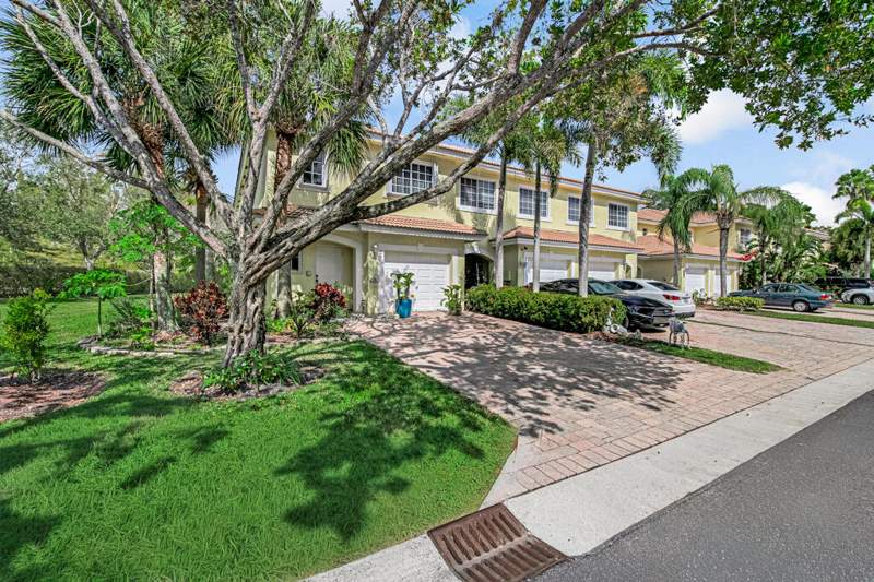 3 bedroom Townhouse at 845 Imperial Lake Road, Waterways Taheri Pud, West Palm Beach — photo 3