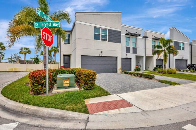 3 bedroom Townhouse at 2401 SE Tarvest Way, Trillium, Stuart — photo 3