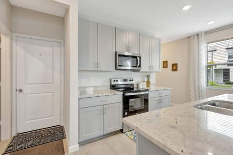 2401 SE Tarvest Way, Stuart FL - photo 9 of 47
