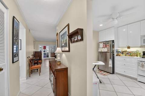 782 Nantucket Circle, Greenacres FL - photo 13 of 41