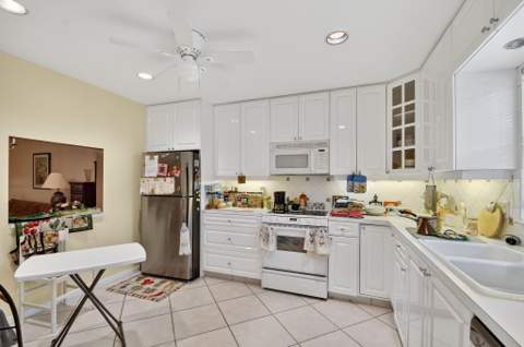 782 Nantucket Circle, Greenacres FL - photo 15 of 41