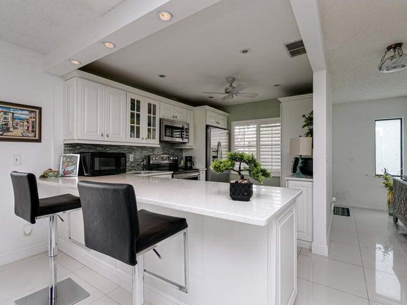 3 bedroom Townhouse at 9264 Vista Del Lago #24-i, Pines Of Boca Lago Condo, Boca Raton — photo 4