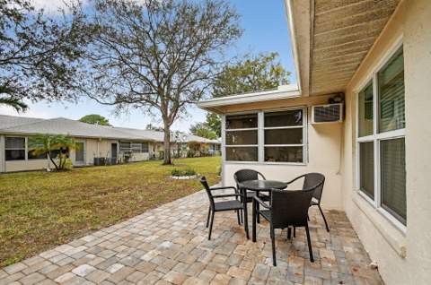 782 Nantucket Circle, Greenacres FL - photo 7 of 41