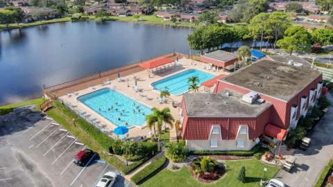 782 Nantucket Circle, Greenacres FL - photo 11 of 41