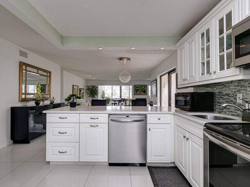 3 bedroom Townhouse at 9264 Vista Del Lago #24-i, Pines Of Boca Lago Condo, Boca Raton — photo 3