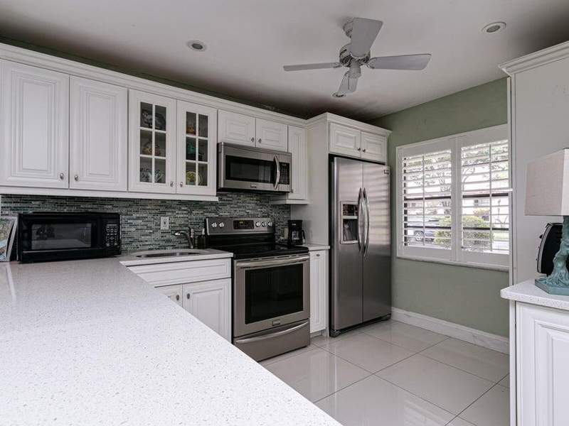 3 bedroom Townhouse at 9264 Vista Del Lago #24-i, Pines Of Boca Lago Condo, Boca Raton — photo 5