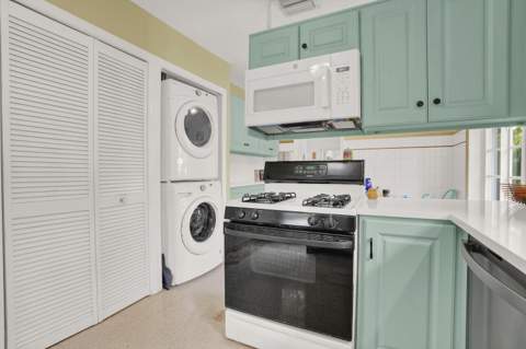 417 N 12th Avenue, Lake Worth FL - photo 14 of 42