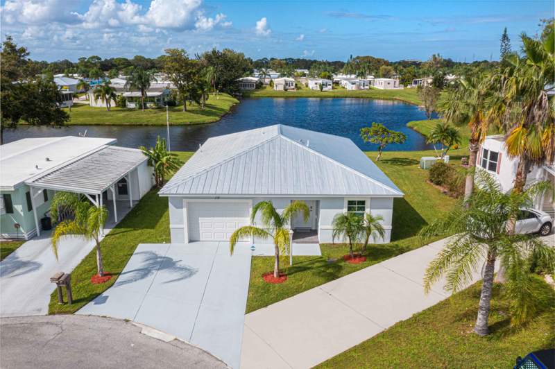 2 bedroom Single Family Residence at 10 Juan Carlos Lane, Spanish Lakes Riverfront, Port St. Lucie — photo 2