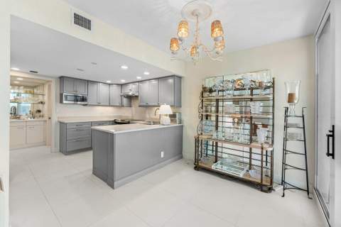 529 S Flagler Drive #8g, West Palm Beach FL - photo 9 of 28