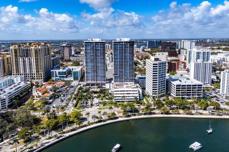 2 bedroom Condominium at 529 S Flagler Drive #8g, Plaza Of The Palm Beaches Condo, West Palm Beach — photo 4