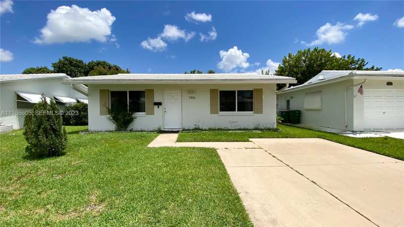 2 bedroom Single Family Residence at 7106 NW 73rd Avenue, Mainlands Of Tamarac Lakes, Tamarac — photo 1