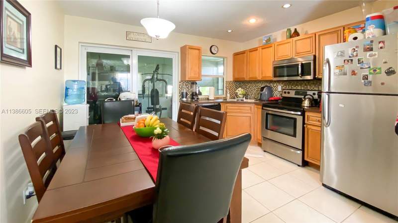 2 bedroom Single Family Residence at 7106 NW 73rd Avenue, Mainlands Of Tamarac Lakes, Tamarac — photo 3