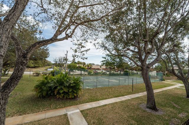 Glenbrook Condo