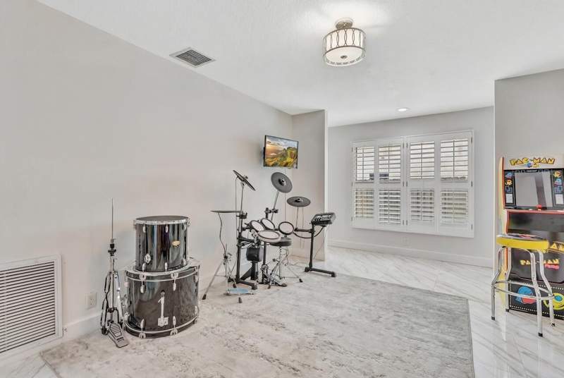 4 bedroom Single Family Residence at 1280 NW 114th Avenue, Cypress Run, Coral Springs — photo 3