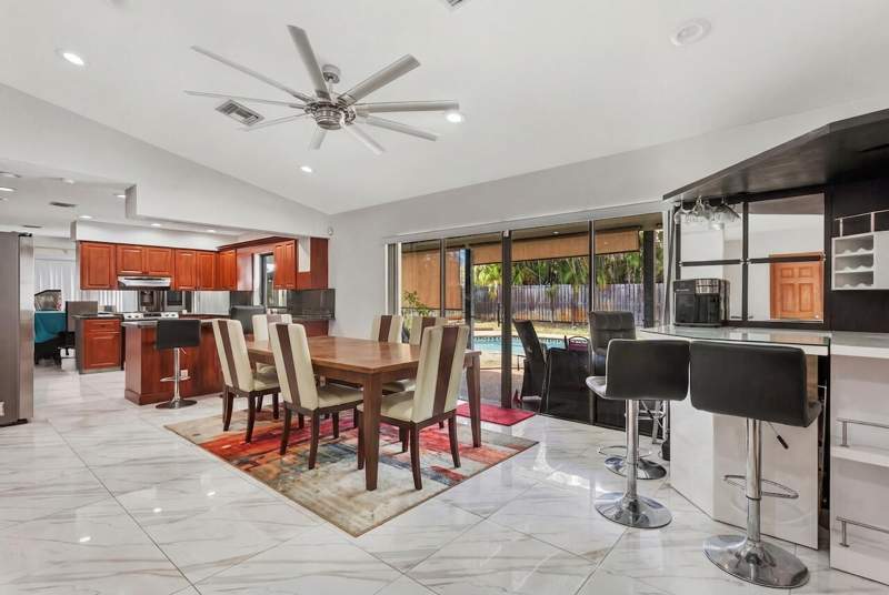 4 bedroom Single Family Residence at 1280 NW 114th Avenue, Cypress Run, Coral Springs — photo 4