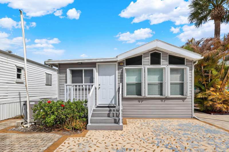 2 bedroom Manufactured Home at 10725 S Ocean Drive #534, Holiday Out At St Lucie Section B, Jensen Beach — photo 2