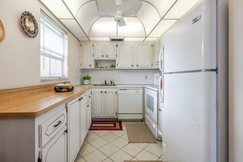 657 Brittany, Delray Beach FL - photo 9 of 41