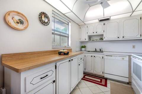 657 Brittany, Delray Beach FL - photo 10 of 41