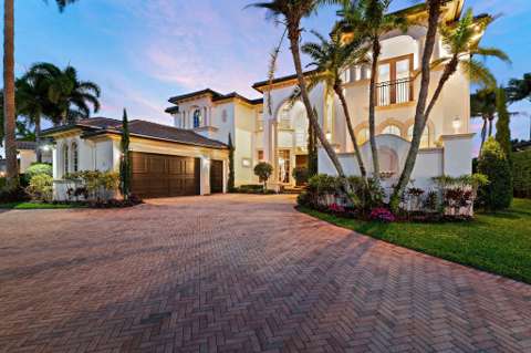 422 Savoie Drive, home for sale on Savoie Drive