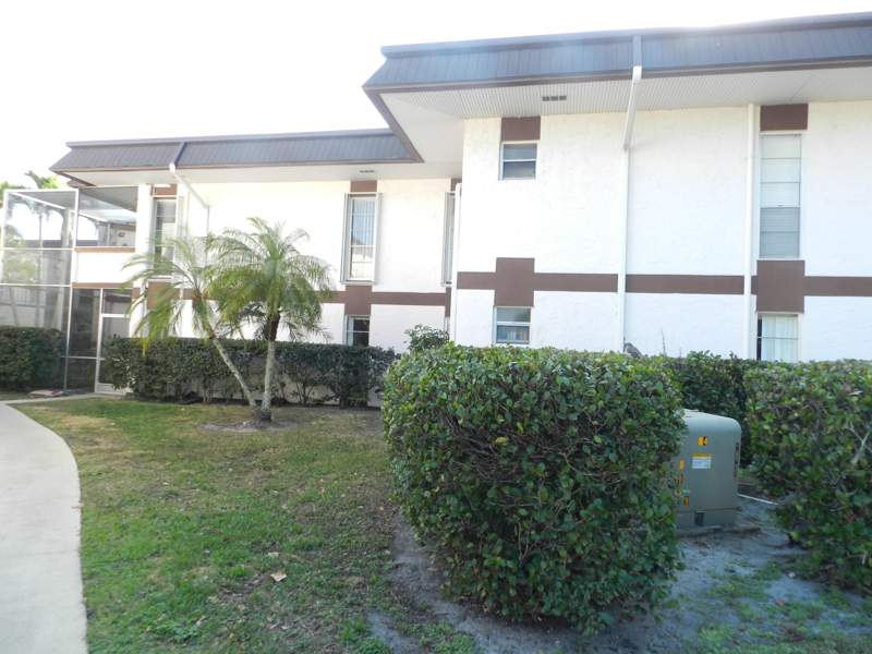 1 bedroom Condominium at 4 Greenway Village #107, Greenway Village North, Royal Palm Beach — photo 2