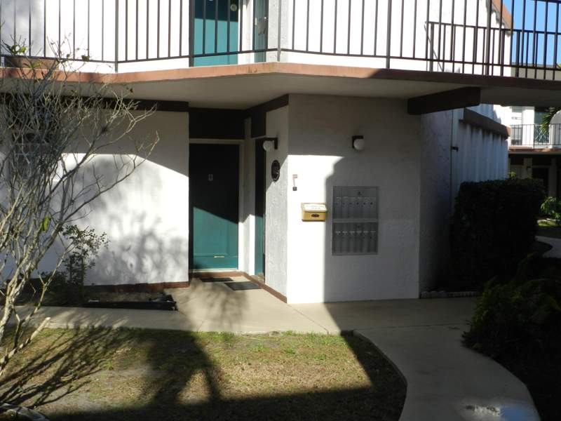 1 bedroom Condominium at 4 Greenway Village #107, Greenway Village North, Royal Palm Beach — photo 3