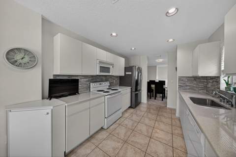 7676 Springwater Place #201, Boynton Beach FL - photo 7 of 44