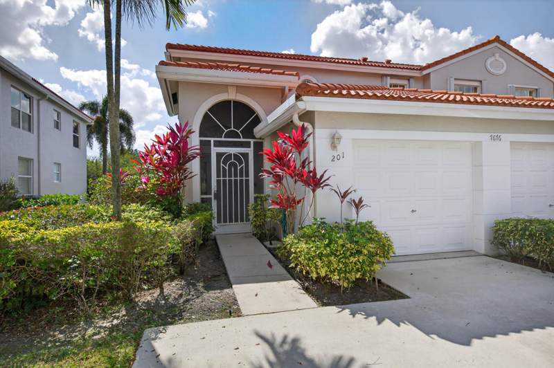 3 bedroom Condominium at 7676 Springwater Place #201, Palm Isles I, II And III Condos, Boynton Beach — photo 2