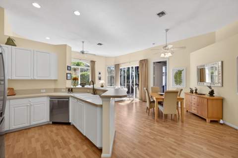 7671 Dahlia Court, West Palm Beach FL - photo 20 of 68